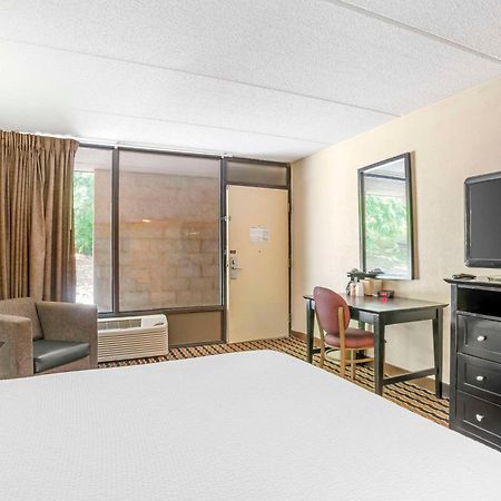 Quality Inn Near Speedway Wilkesboro Zewnętrze zdjęcie