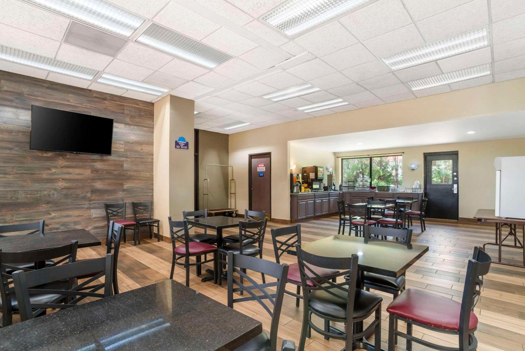 Quality Inn Near Speedway Wilkesboro Zewnętrze zdjęcie
