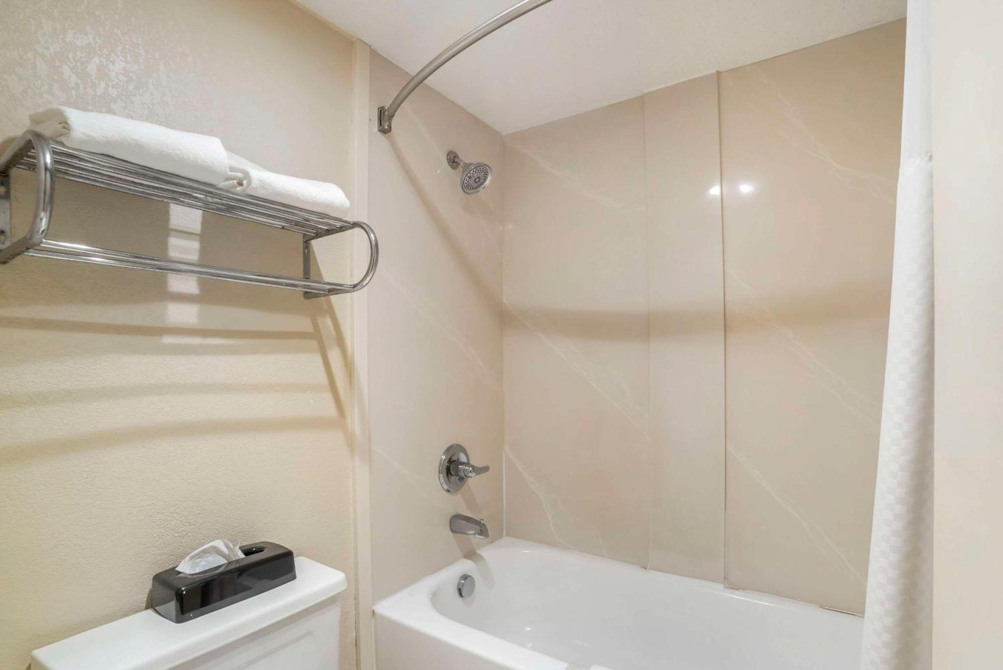 Quality Inn Near Speedway Wilkesboro Zewnętrze zdjęcie